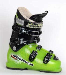 <font SIZE="3">Chaussures de ski junior</font>